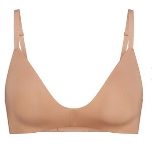 SKIMS WIRELESS BRA